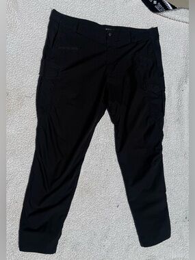 5.11 Tactical Men’s Black Solid Pants 42x32 Regular Cotton Tactical